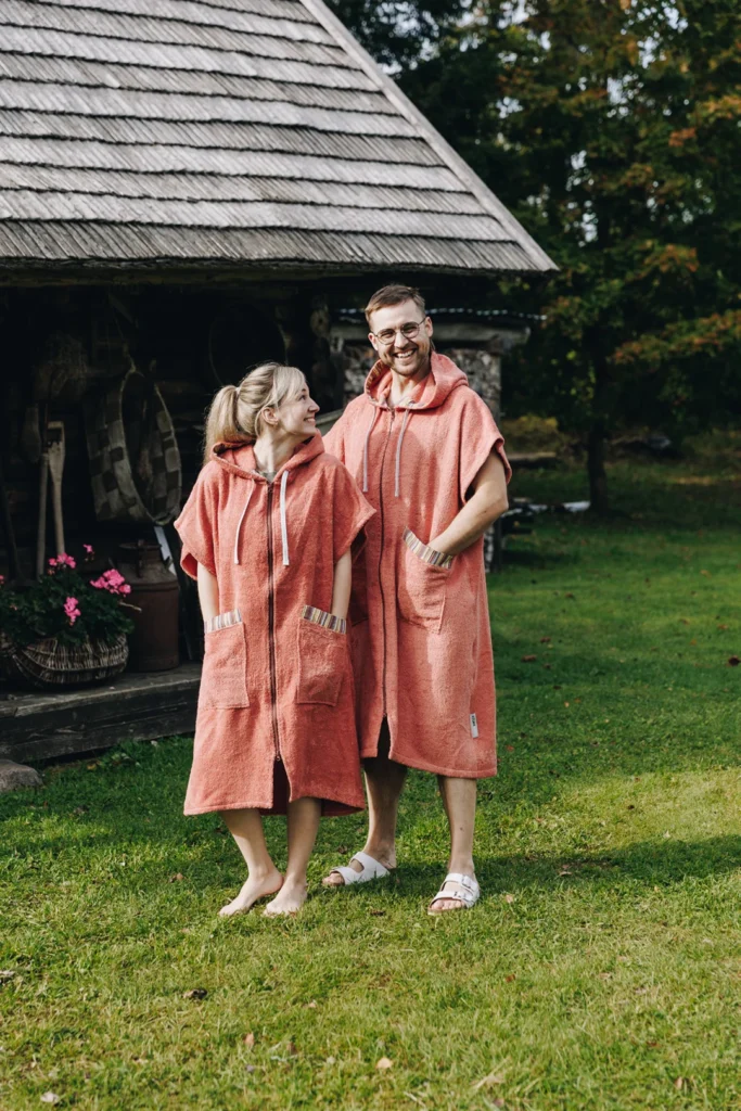 Premium Ponchovares – Roostevärv, M